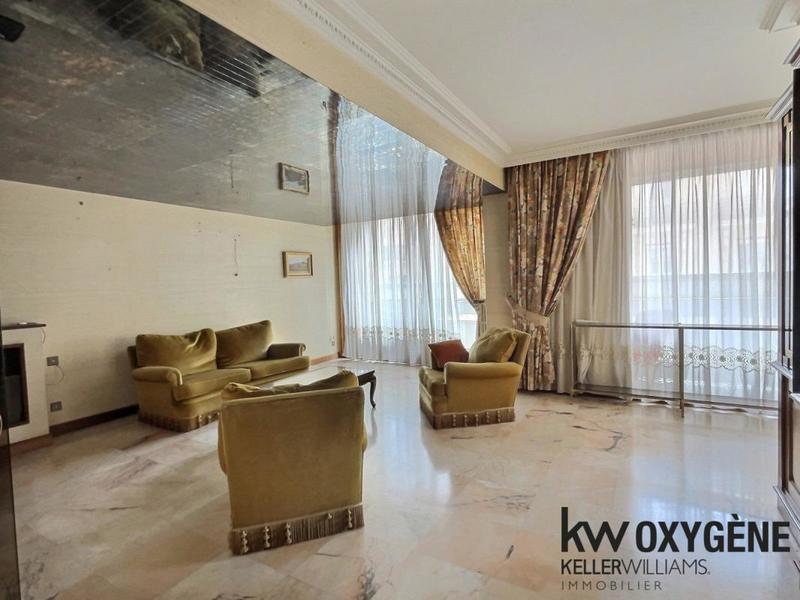 Appartement - 205 m² - 7 pièces