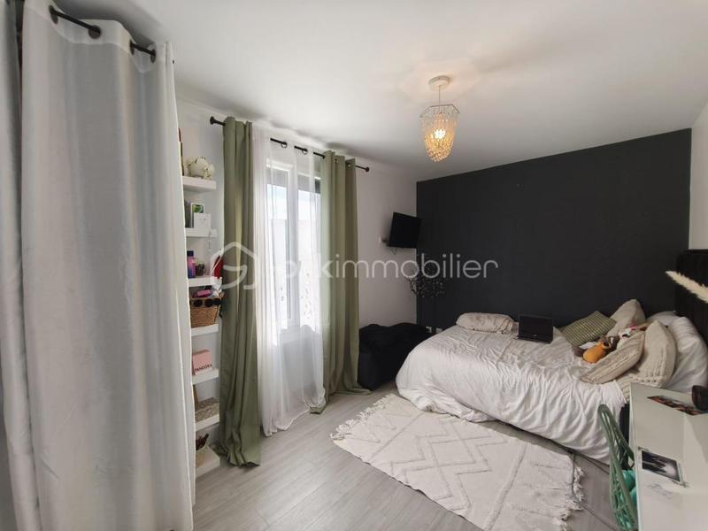 Maison traditionnelle - 251 m² - 7 pièces