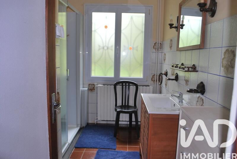 Maison - 230 m² - 8 pièces