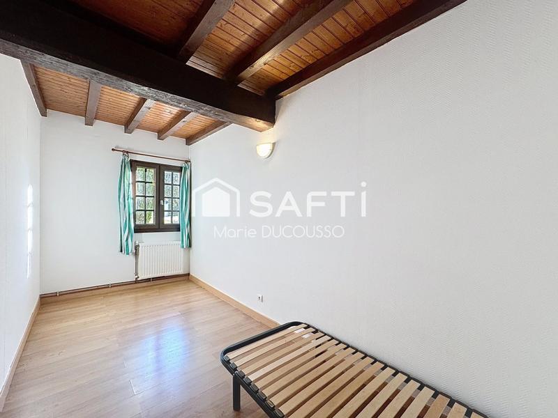 Maison - 180 m² - 9 pièces