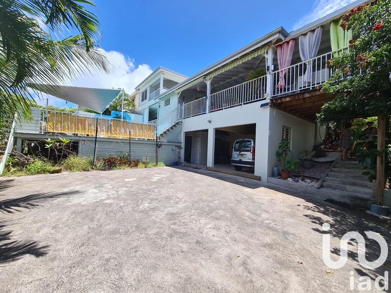 Maison - 140 m² - 6 pièces