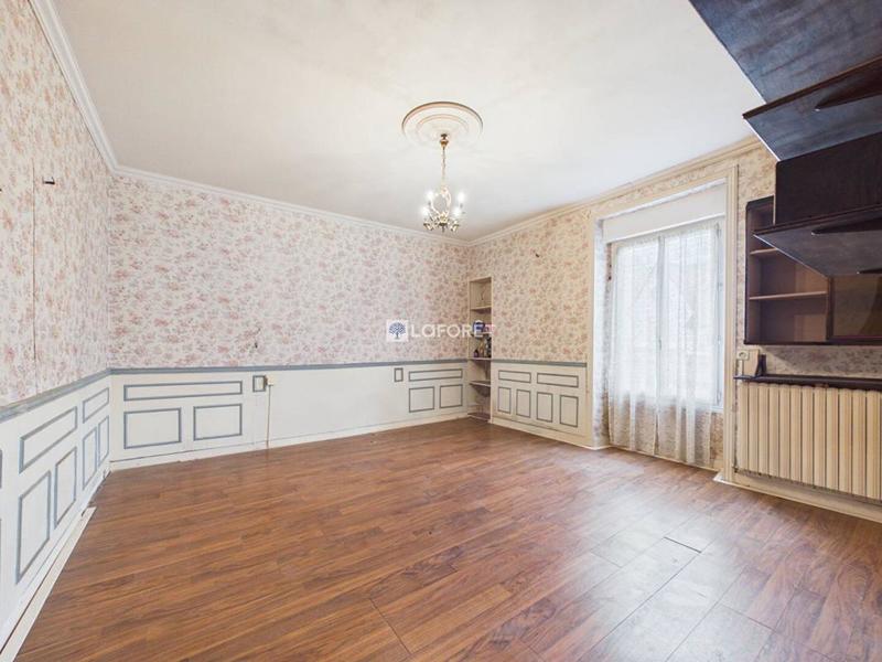 Maison - 208 m² - 10 pièces