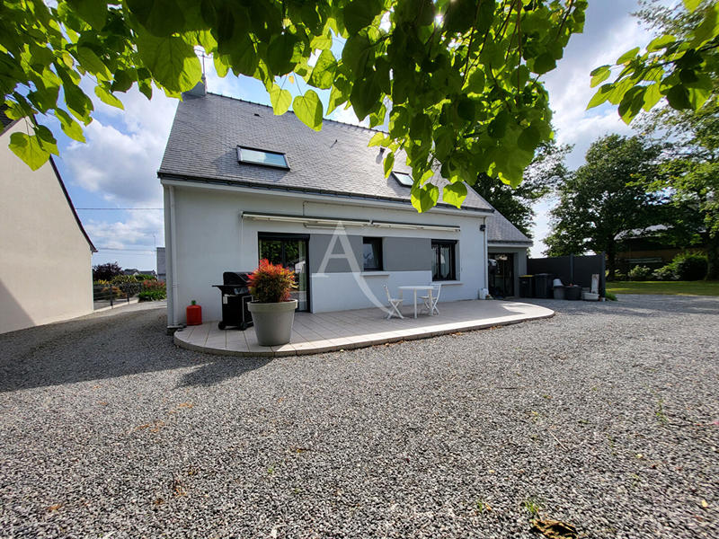 Maison - 180 m² - 7 pièces