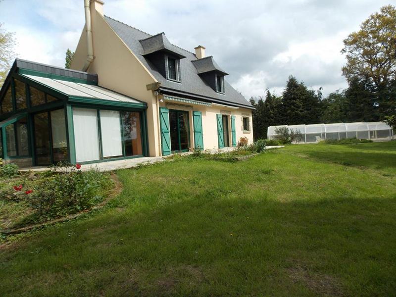 Maison - 230 m² - 8 pièces