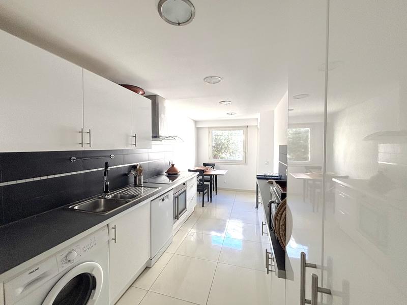 Appartement - 9 719 m² - 4 pièces