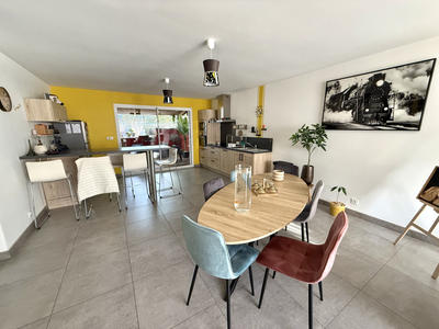 Maison - 96 m² - 5 pièces