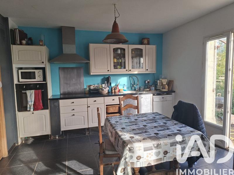 Maison - 225 m² - 9 pièces