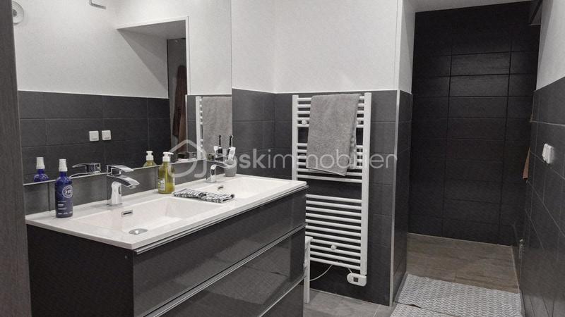 Maison - 210 m² - 7 pièces