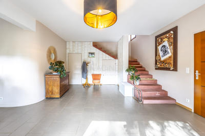 Maison - 214 m² - 8 pièces