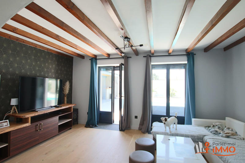 Maison - 220 m² - 9 pièces