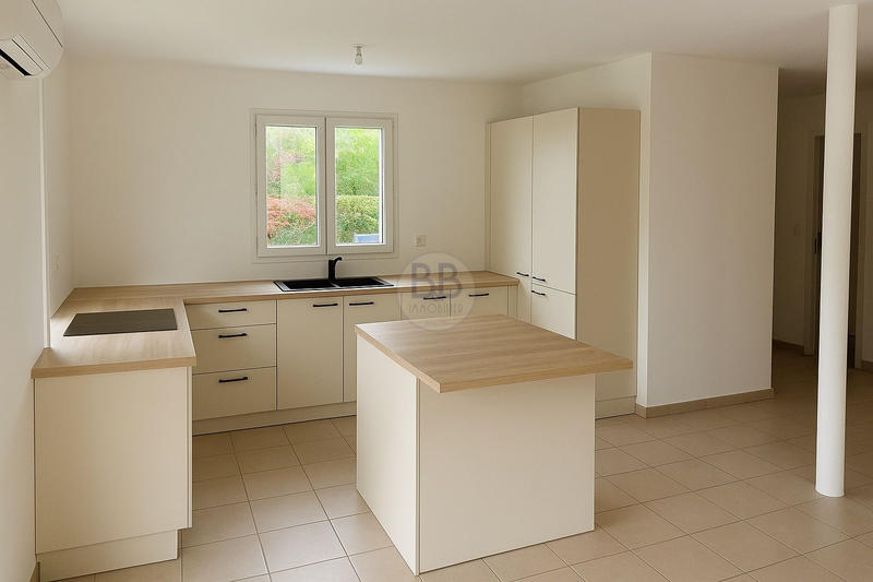 Maison - 90 m² - 4 pièces