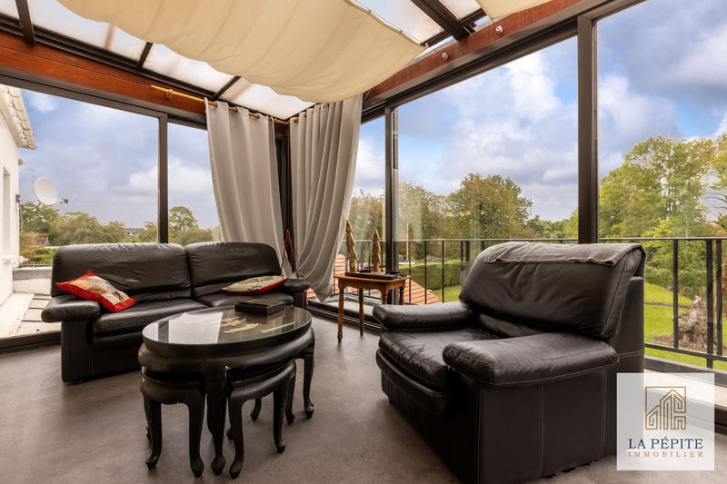 Maison - 275 m² - 7 pièces