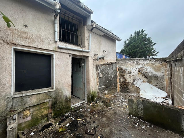 Immeuble - 150 m² - 8 pièces