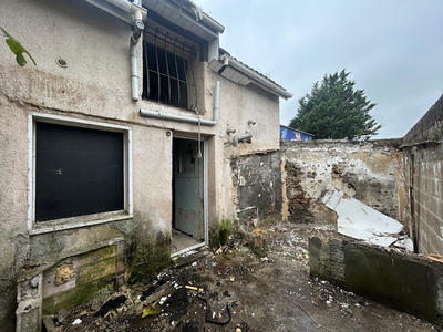 Immeuble - 150 m² - 8 pièces