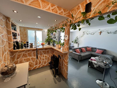 Appartement - 90 m² - 5 pièces