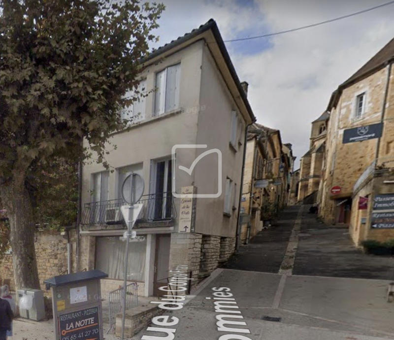 Maison - 320 m² - 11 pièces