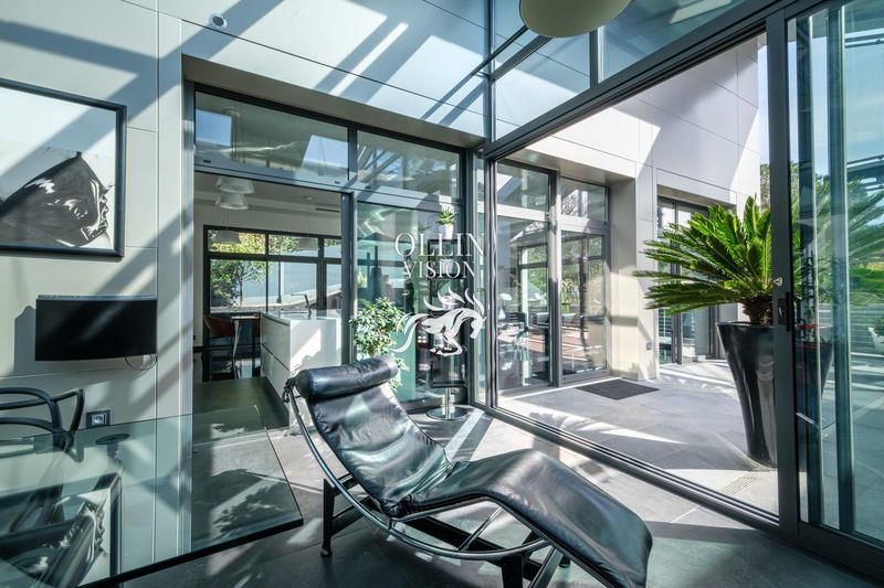 Villa - 230 m² - 8 pièces