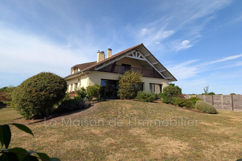 Maison - 167 m² - 8 pièces