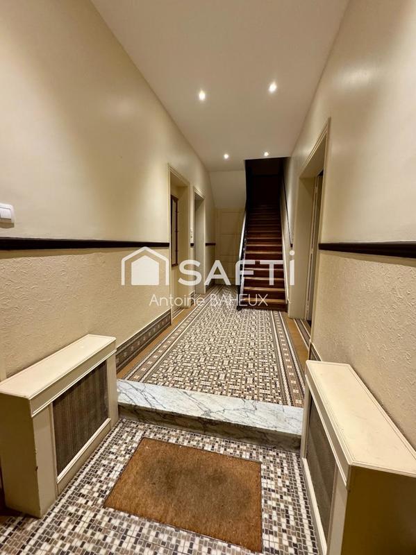 Maison - 229 m² - 9 pièces