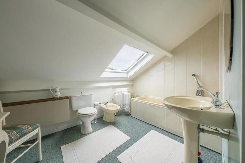 Maison - 230 m² - 5 pièces