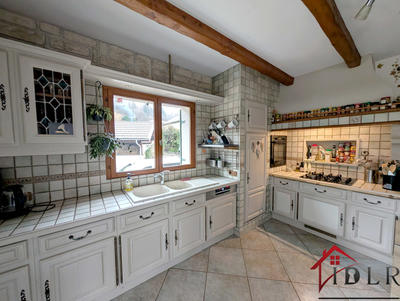 Maison - 290 m² - 9 pièces