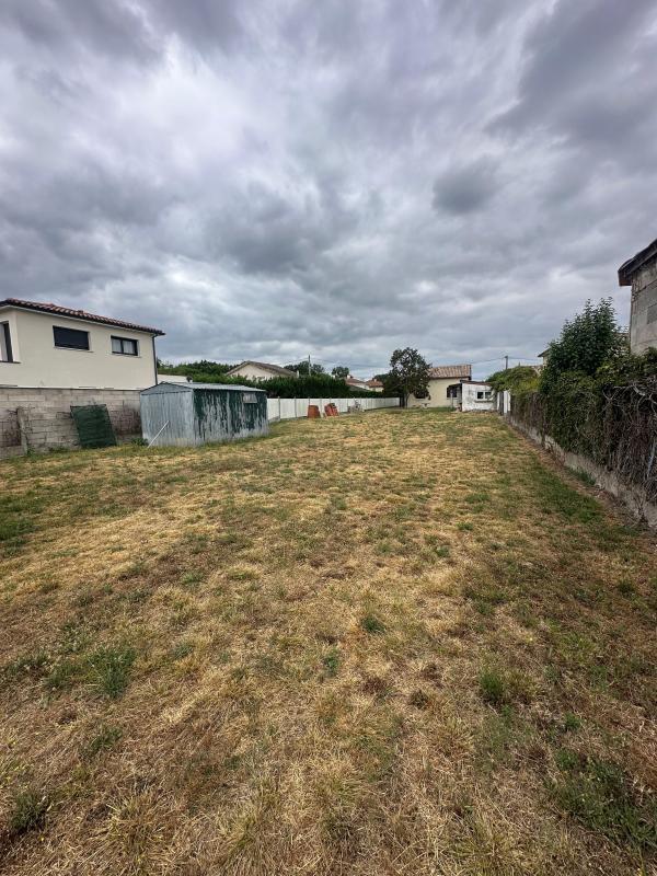 Terrain constructible - 750 m²