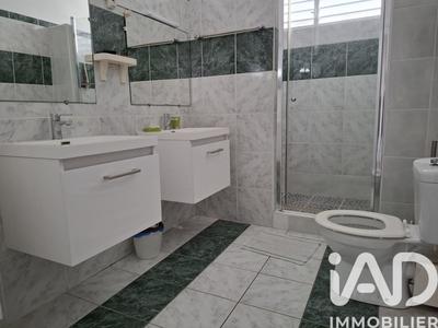 Maison - 196 m² - 7 pièces