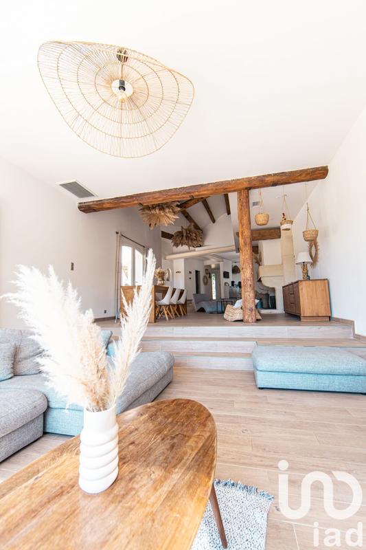 Maison - 220 m² - 6 pièces