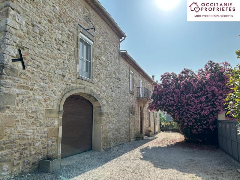 Demeure - 224 m² - 7 pièces