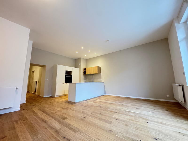 Appartement - 98 m² - 5 pièces