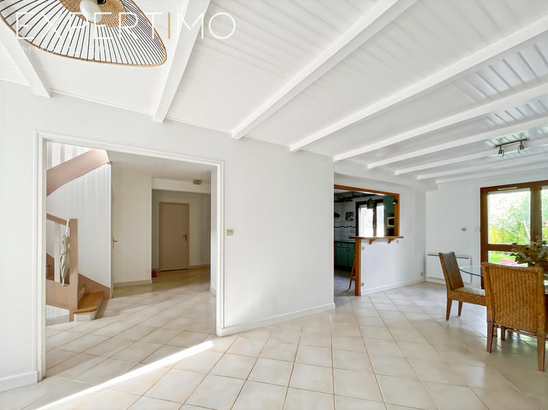 Maison - 121 m² - 6 pièces