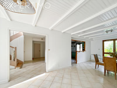 Maison - 121 m² - 6 pièces