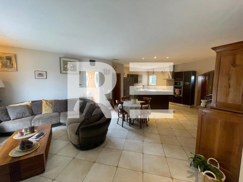 Villa - 320 m² - 10 pièces