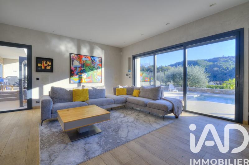 Maison de maîtres - 360 m² - 10 pièces