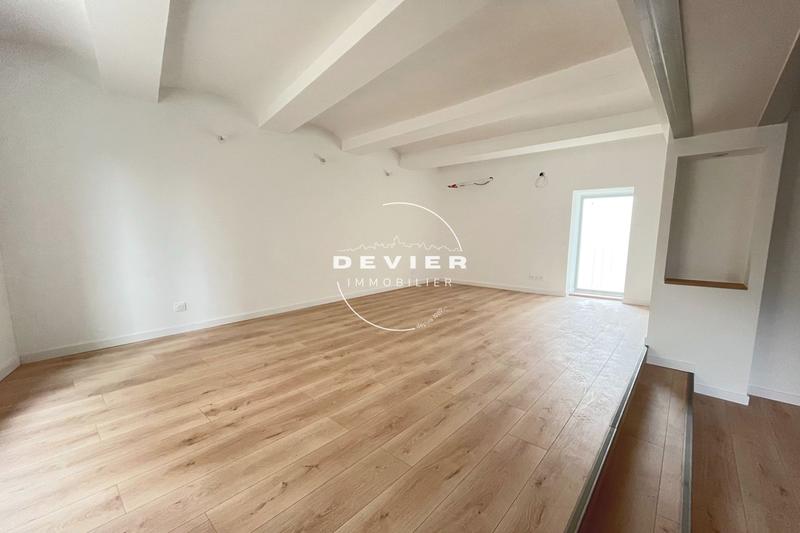 Maison de village - 94 m² - 4 pièces