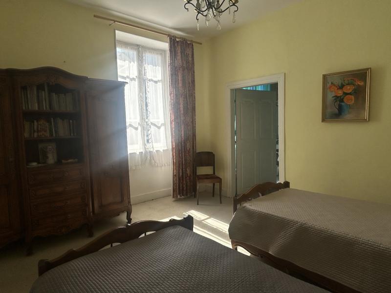 Demeure - 257 m² - 8 pièces