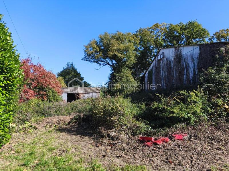 Maison - 375 m² - 2 pièces