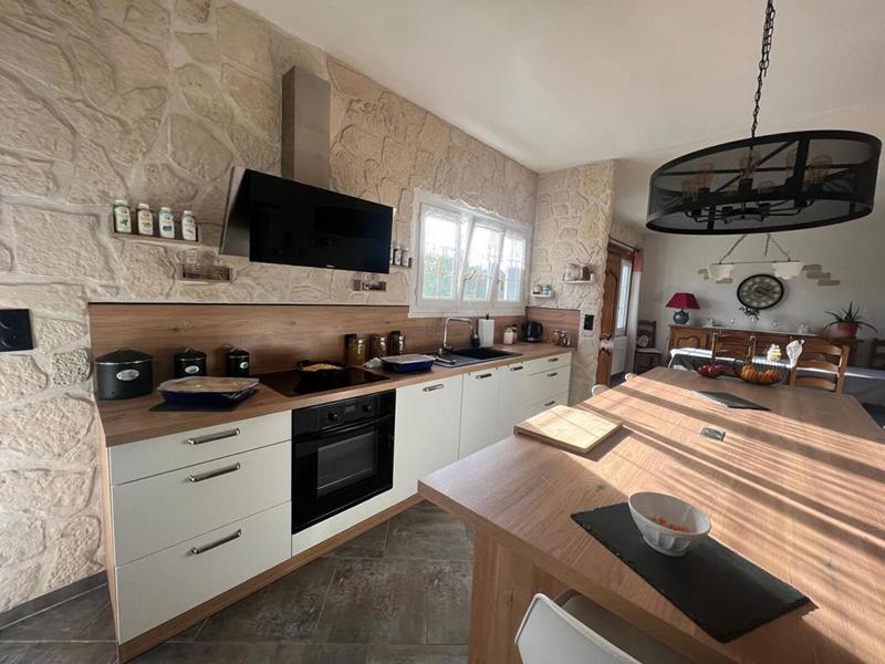 Maison - 185 m² - 8 pièces