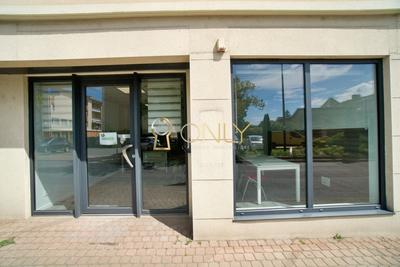 Local commercial - 38 m² - 3 pièces