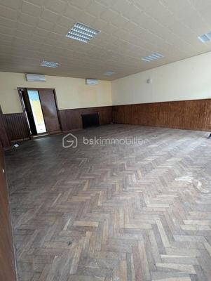 Local commercial - 241 m² - 5 pièces