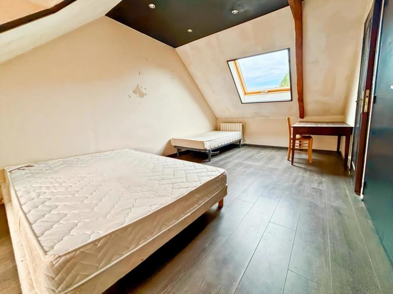 Maison - 240 m² - 5 pièces