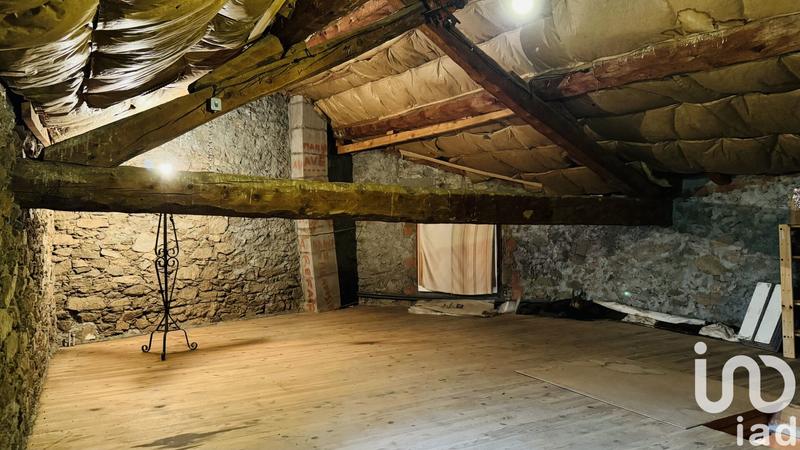 Maison - 302 m² - 12 pièces