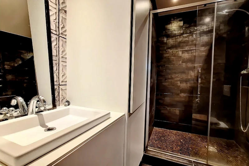 Appartement - 84 m² - 2 pièces