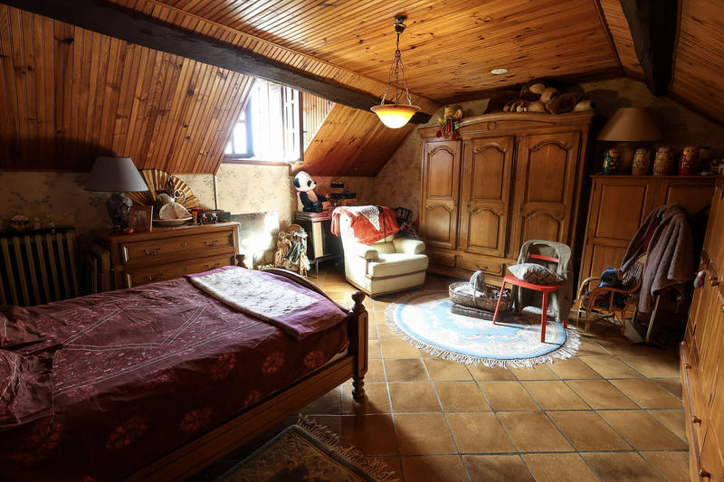 Maison - 230 m² - 7 pièces