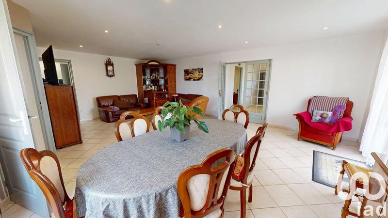 Maison - 240 m² - 9 pièces