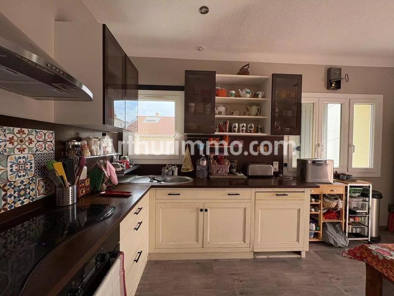 Maison - 210 m² - 8 pièces