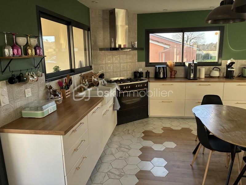 Maison - 190 m² - 8 pièces