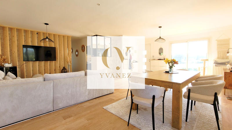 Maison - 151 m² - 6 pièces