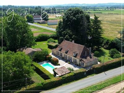 Maison en pierre - 306 m² - 11 pièces