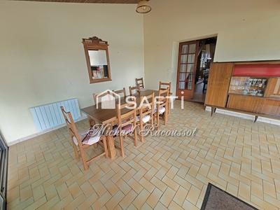 Maison - 183 m² - 8 pièces